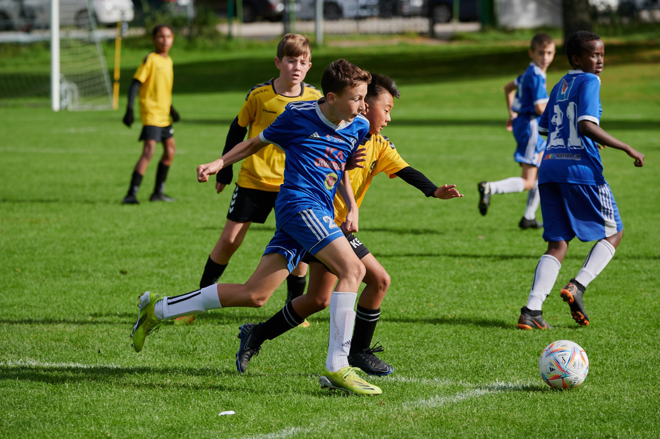 Lekevi fotboll